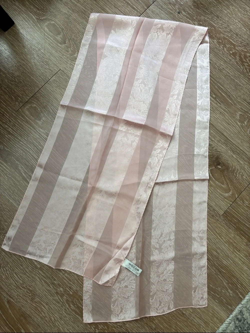 Oscar de la Renta light pink paisley print silk rectangular scarf